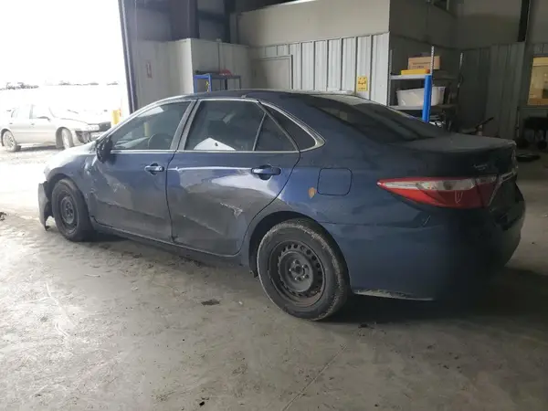4T1BF1FK3HU763832 2017 TOYOTA CAMRY - Image 2