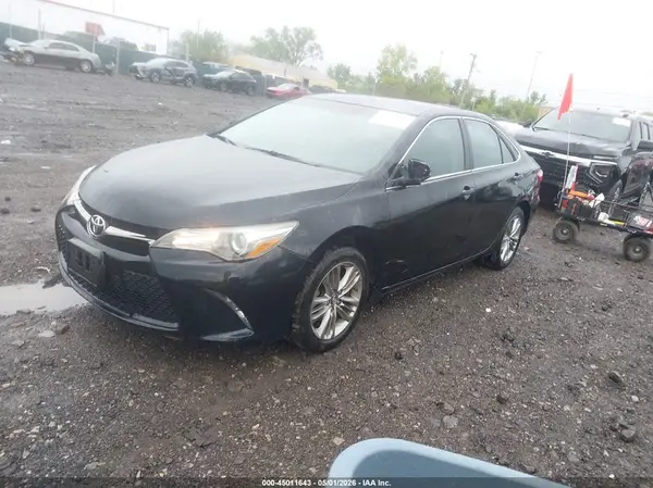 4T1BF1FK3HU764656 2017 TOYOTA CAMRY - Image 2