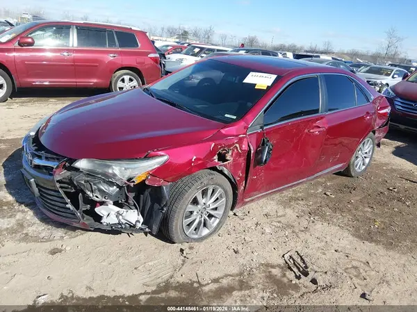 4T1BF1FK3HU765600 2017 TOYOTA CAMRY - Image 2