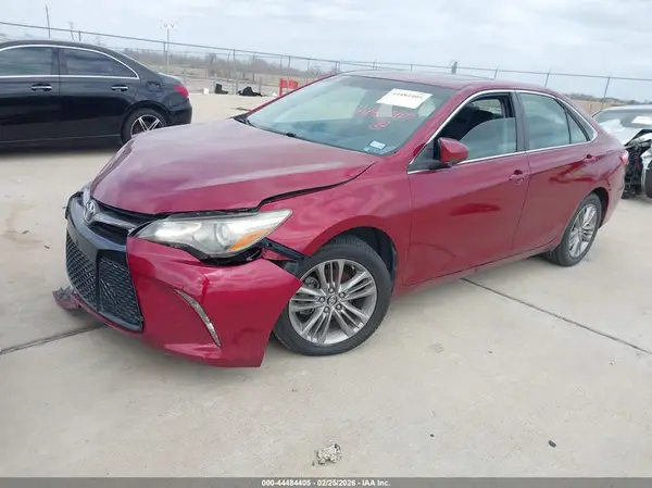 4T1BF1FK3HU765693 2017 TOYOTA CAMRY - Image 2