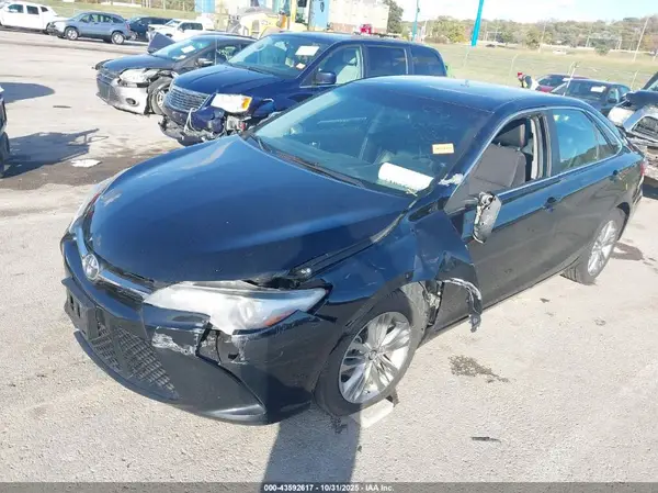 4T1BF1FK3HU766276 2017 TOYOTA CAMRY - Image 2
