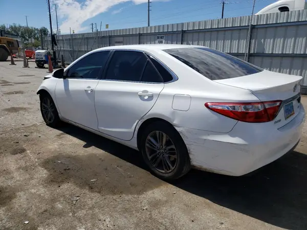 4T1BF1FK3HU767265 2017 TOYOTA CAMRY - Image 2
