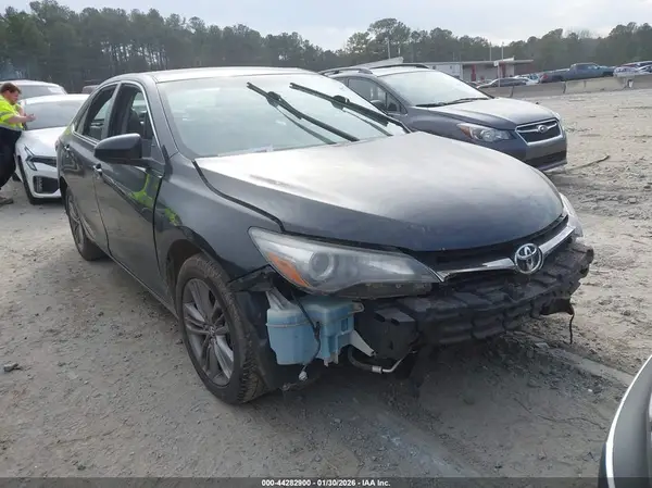 4T1BF1FK3HU769176 2017 TOYOTA CAMRY - Image 1