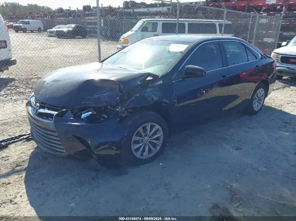 4T1BF1FK3HU769856 2017 TOYOTA CAMRY - Image 2