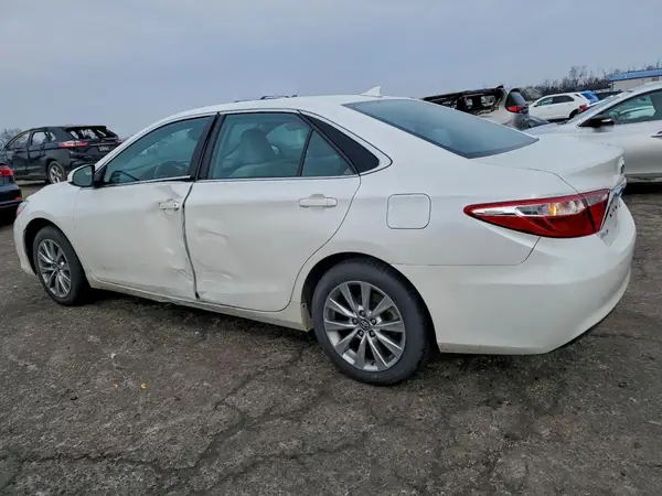 4T1BF1FK3HU773938 2017 TOYOTA CAMRY - Image 2