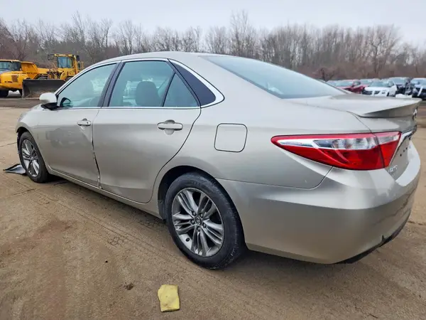 4T1BF1FK3HU776614 2017 TOYOTA CAMRY - Image 2