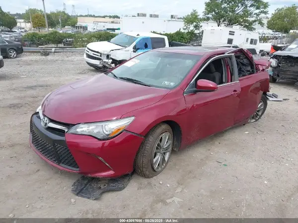 4T1BF1FK3HU777813 2017 TOYOTA CAMRY - Image 2