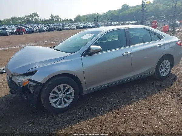 4T1BF1FK3HU779254 2017 TOYOTA CAMRY - Image 2