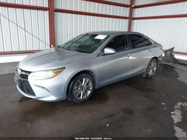 4T1BF1FK3HU781764 2017 TOYOTA CAMRY - Image 2