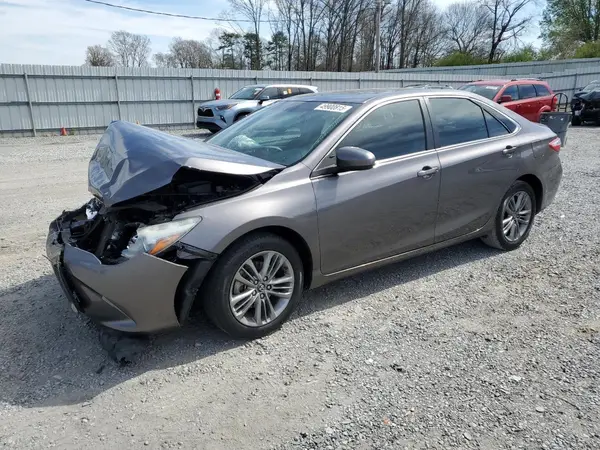 4T1BF1FK3HU784938 2017 TOYOTA CAMRY - Image 1