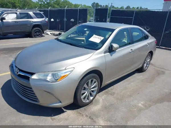 4T1BF1FK3HU786219 2017 TOYOTA CAMRY - Image 2