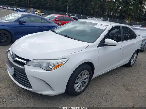 4T1BF1FK3HU786298 2017 TOYOTA CAMRY - Image 2
