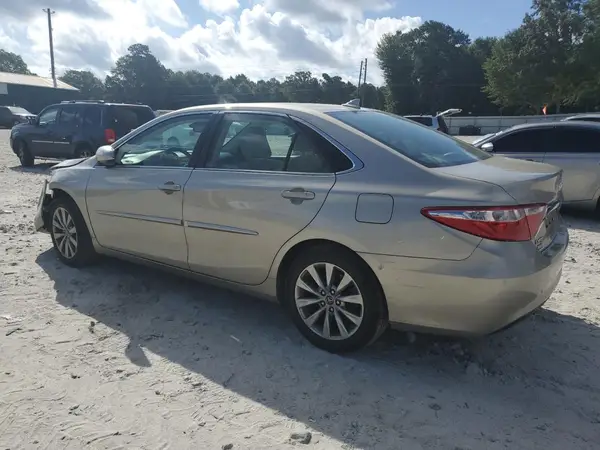 4T1BF1FK3HU787323 2017 TOYOTA CAMRY - Image 2