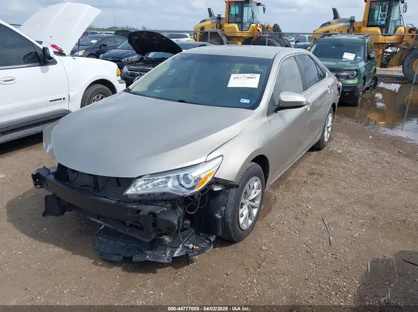 4T1BF1FK3HU787998 2017 TOYOTA CAMRY - Image 2