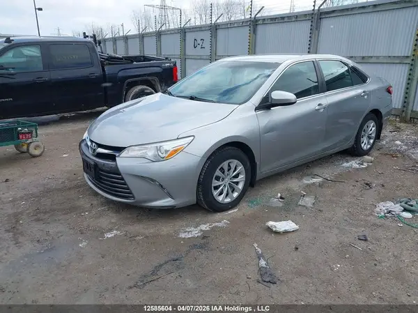 4T1BF1FK3HU790514 2017 TOYOTA CAMRY - Image 2