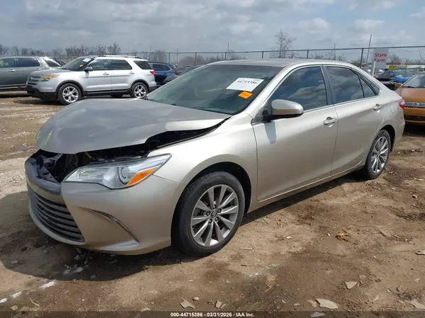 4T1BF1FK3HU795003 2017 TOYOTA CAMRY - Image 2