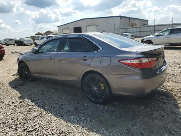 4T1BF1FK3HU795065 2017 TOYOTA CAMRY - Image 2