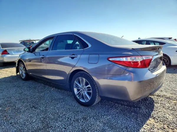 4T1BF1FK3HU796040 2017 TOYOTA CAMRY - Image 2