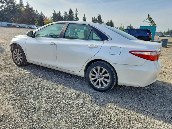 4T1BF1FK3HU799150 2017 TOYOTA CAMRY - Image 2