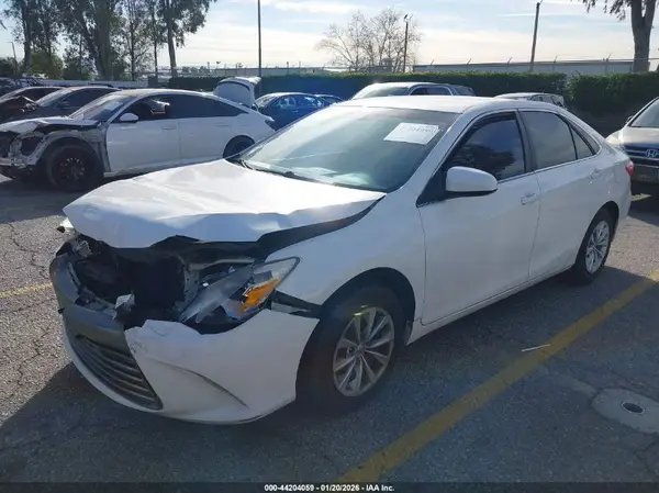 4T1BF1FK3HU799326 2017 TOYOTA CAMRY - Image 2