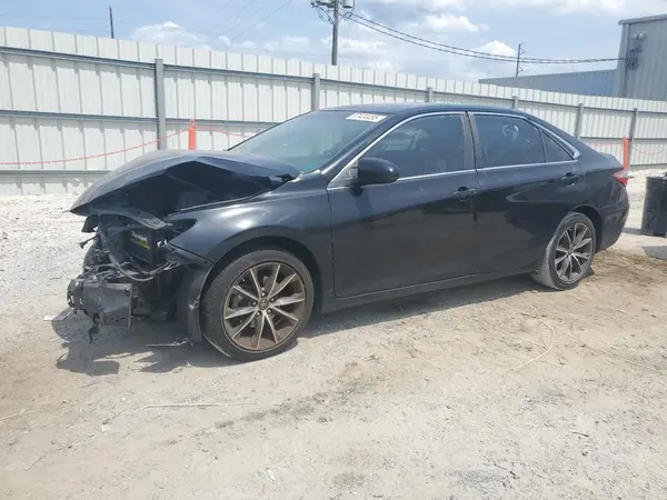 4T1BF1FK3HU799360 2017 TOYOTA CAMRY - Image 1