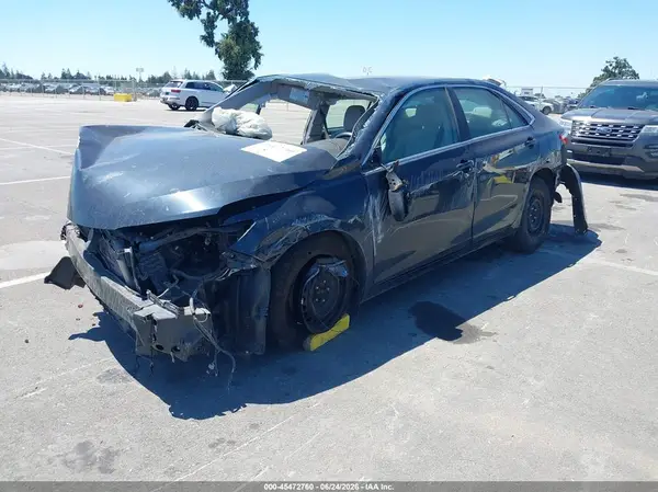4T1BF1FK3HU800460 2017 TOYOTA CAMRY - Image 2