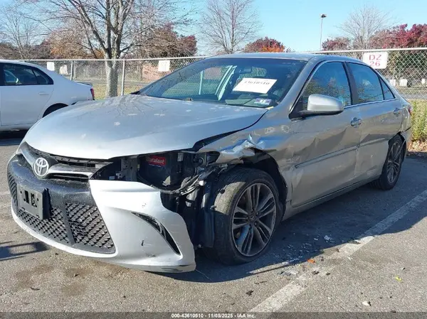 4T1BF1FK3HU800488 2017 TOYOTA CAMRY - Image 2