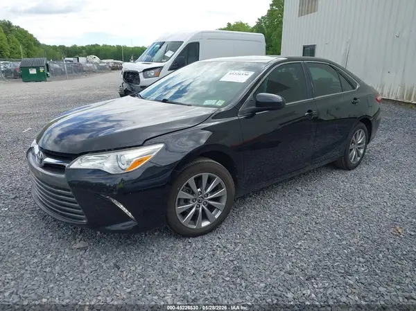 4T1BF1FK3HU800586 2017 TOYOTA CAMRY - Image 2