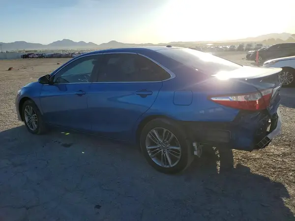 4T1BF1FK3HU800877 2017 TOYOTA CAMRY - Image 2