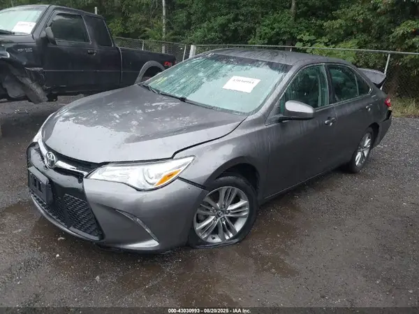 4T1BF1FK3HU801219 2017 TOYOTA CAMRY - Image 2
