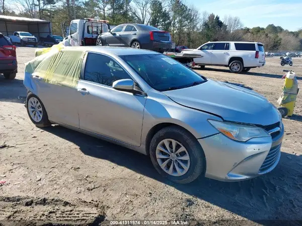 4T1BF1FK3HU801222 2017 TOYOTA CAMRY - Image 1