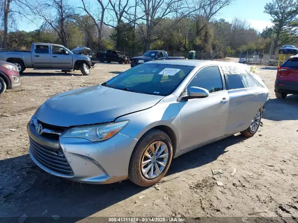 4T1BF1FK3HU801222 2017 TOYOTA CAMRY - Image 2