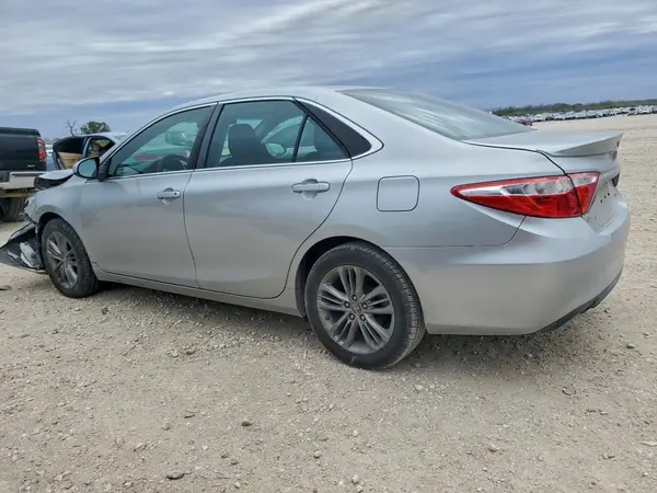 4T1BF1FK3HU804184 2017 TOYOTA CAMRY - Image 2