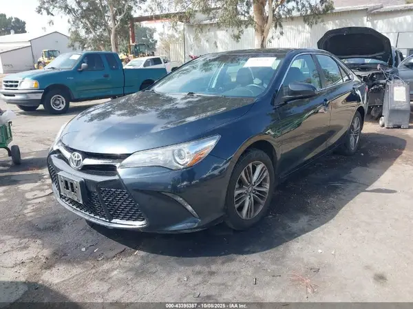 4T1BF1FK3HU809871 2017 TOYOTA CAMRY - Image 2