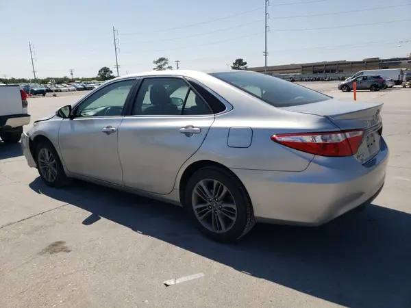 4T1BF1FK3HU810941 2017 TOYOTA CAMRY - Image 2