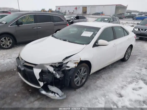 4T1BF1FK3HU810955 2017 TOYOTA CAMRY - Image 2