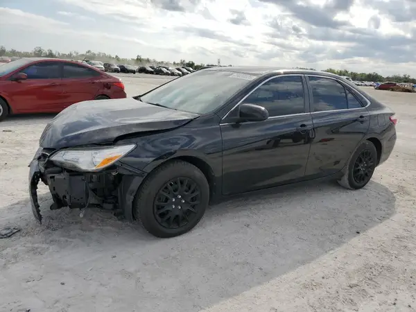 4T1BF1FK3HU811412 2017 TOYOTA CAMRY - Image 1