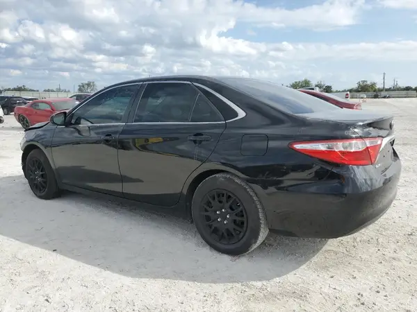 4T1BF1FK3HU811412 2017 TOYOTA CAMRY - Image 2