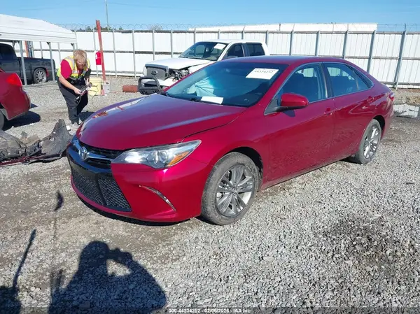 4T1BF1FK3HU811491 2017 TOYOTA CAMRY - Image 2