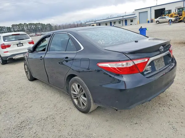 4T1BF1FK3HU811720 2017 TOYOTA CAMRY - Image 2