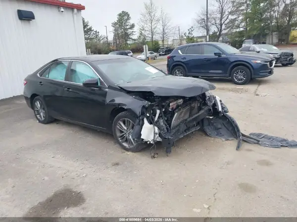 4T1BF1FK3HU812155 2017 TOYOTA CAMRY - Image 1