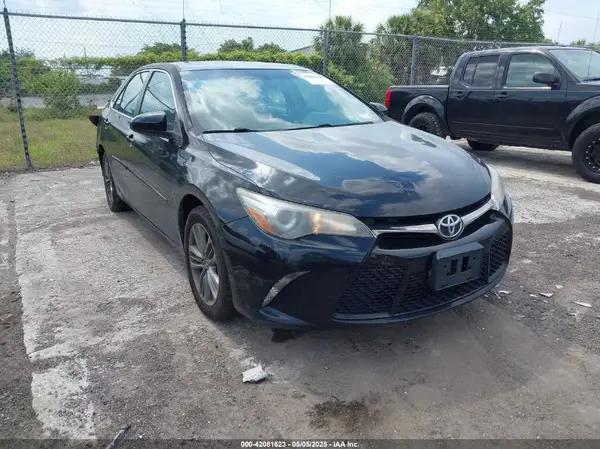 4T1BF1FK3HU814326 2017 TOYOTA CAMRY - Image 1