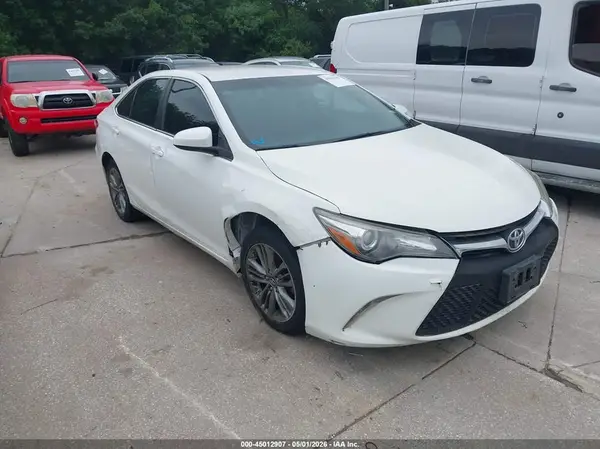 4T1BF1FK3HU814648 2017 TOYOTA CAMRY - Image 1