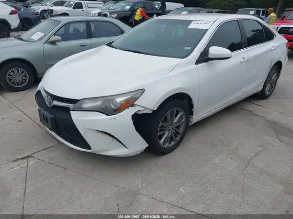 4T1BF1FK3HU814648 2017 TOYOTA CAMRY - Image 2