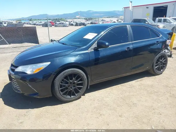 4T1BF1FK3HU814911 2017 TOYOTA CAMRY - Image 2