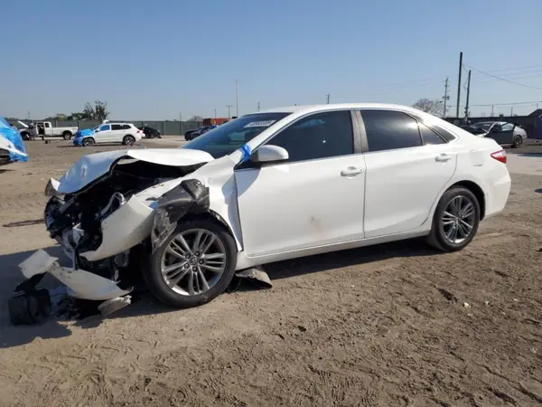 4T1BF1FK3HU815234 2017 TOYOTA CAMRY - Image 1