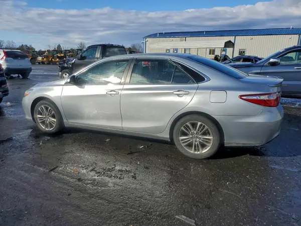 4T1BF1FK4GU116970 2016 TOYOTA CAMRY - Image 2