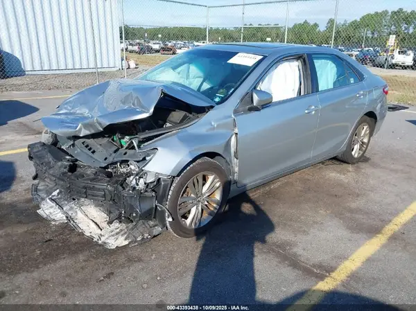 4T1BF1FK4GU118976 2016 TOYOTA CAMRY - Image 2