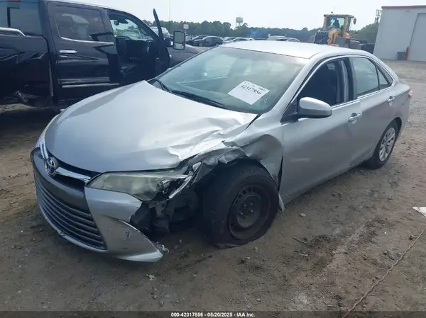 4T1BF1FK4GU119030 2016 TOYOTA CAMRY - Image 2
