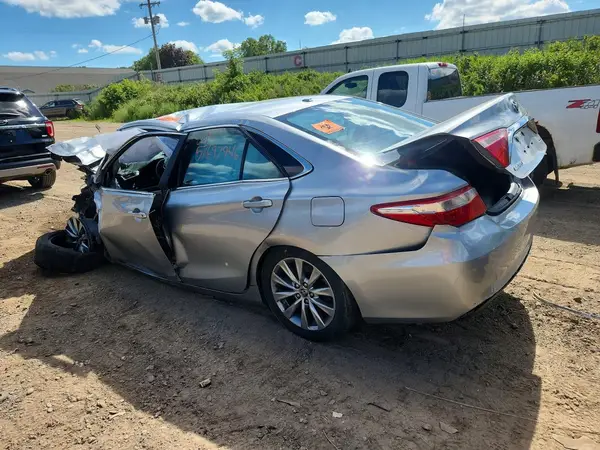 4T1BF1FK4GU119335 2016 TOYOTA CAMRY - Image 2